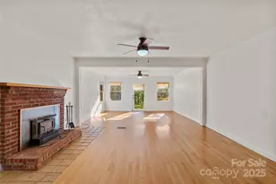 14 Luckenbach Dr, Fairview, NC 28730 - Photo 5