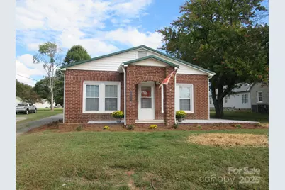 1109 E Main Street, Maiden, NC 28650 - Photo 1