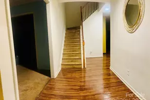 5502 Freestone Dr, Charlotte, NC 28216 - Photo 5