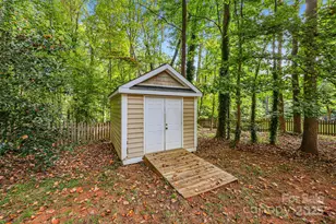 6217 Randy Dr, Charlotte, NC 28215 - Photo 15