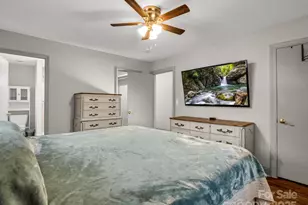 2115 N Stoney View Ct, Hendersonville, NC 28792 - Photo 23