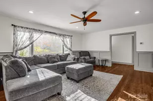 2115 N Stoney View Ct, Hendersonville, NC 28792 - Photo 9