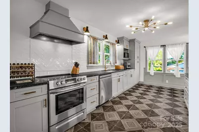 2115 N Stoney View Court, Hendersonville, NC 28792 - Photo 15