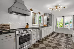 2115 N Stoney View Ct, Hendersonville, NC 28792 - Photo 15