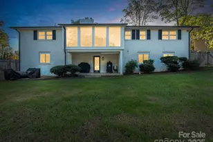 2115 N Stoney View Ct, Hendersonville, NC 28792 - Photo 5