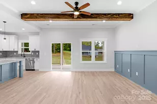 142 Crystal Heights Dr, Hendersonville, NC 28739 - Photo 11