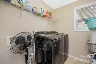 5033 El Molino Dr, Charlotte, NC 28214 - Photo 11