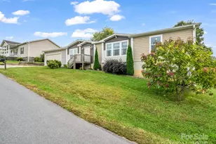 4 N Frederick Ln, Hendersonville, NC 28792 - Photo 3