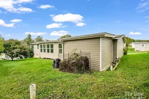 4 N Frederick Ln, Hendersonville, NC 28792 - Photo 5