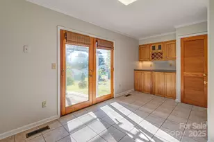 9 Guinevere Ct, Asheville, NC 28806 - Photo 13