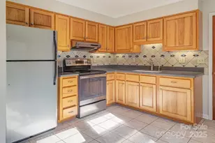 9 Guinevere Ct, Asheville, NC 28806 - Photo 11