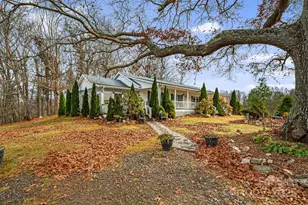 686 Sam Jones Rd, Burnsville, NC 28714 - Photo 1