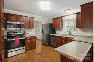 686 Sam Jones Rd, Burnsville, NC 28714 - Photo 11