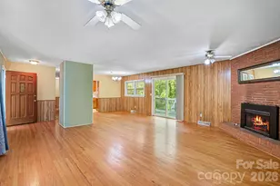 3214 Debbie Dr, Hendersonville, NC 28791 - Photo 9