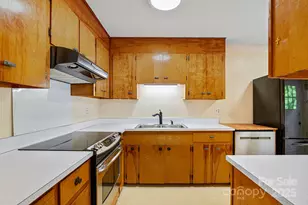 3214 Debbie Dr, Hendersonville, NC 28791 - Photo 11