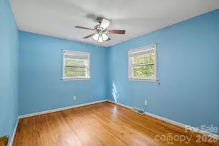 3214 Debbie Dr, Hendersonville, NC 28791 - Photo 17