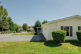 14 Beechnut Dr, Hendersonville, NC 28739 - Photo 19