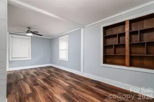 1040 Laurel Ln, Gastonia, NC 28054 - Photo 13