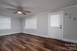 1040 Laurel Ln, Gastonia, NC 28054 - Photo 5