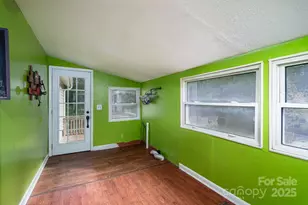 1040 Laurel Ln, Gastonia, NC 28054 - Photo 17