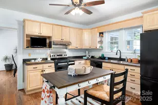 303 Country Club Rd, Asheville, NC 28804 - Photo 9