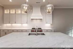 305 Audrey Pl, Charlotte, NC 28226 - Photo 9