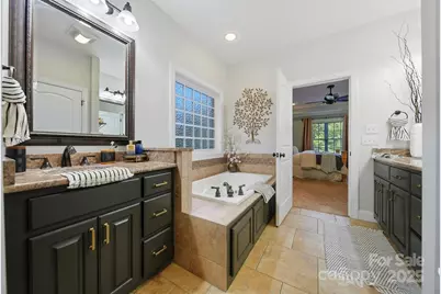 5005 Woodwinds Drive NE, Hickory, NC 28601 - Photo 23