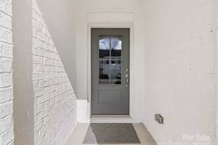 6033 Mariemont Cir, Charlotte, NC 28226 - Photo 5