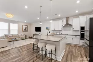 6033 Mariemont Cir, Charlotte, NC 28226 - Photo 17