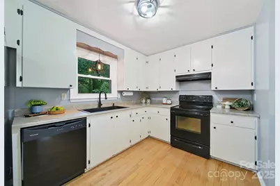 4168 Forest Point Drive, Hickory, NC 28602 - Photo 9