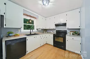 4168 Forest Point Dr, Hickory, NC 28602 - Photo 9