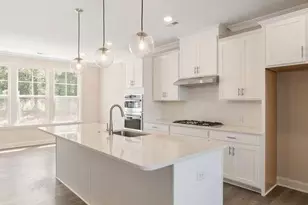 4028 Hidden Oaks Dr, Charlotte, NC 28205 - Photo 9