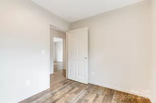 6 Deaver Park Cir, Asheville, NC 28806 - Photo 11