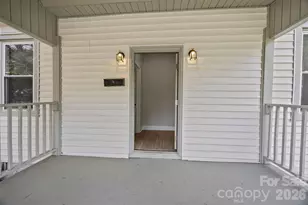 318 S Liberty St, Gastonia, NC 28052 - Photo 9