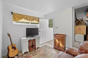 6103 Honeysuckle Ln, Charlotte, NC 28212 - Photo 17