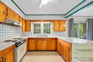 338 Sweet Creek Rd, Bakersville, NC 28705 - Photo 9