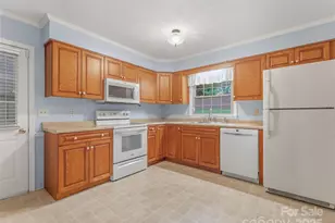 304 Melissa Way, Hendersonville, NC 28791 - Photo 23