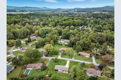 304 Melissa Way, Hendersonville, NC 28791 - Photo 11