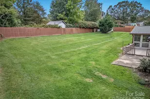 304 Melissa Way, Hendersonville, NC 28791 - Photo 9