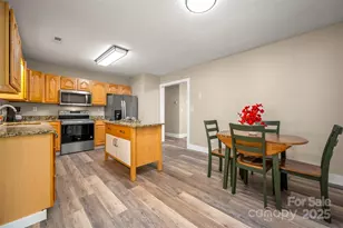 569 Lanning Rd, Hendersonville, NC 28792 - Photo 9