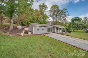 569 Lanning Rd, Hendersonville, NC 28792 - Photo 5