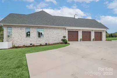 202 Canterbury Drive #127, North Wilkesboro, NC 28659 - Photo 3