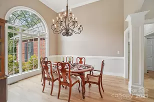 310 Sweetbriar Dr, Hendersonville, NC 28739 - Photo 9