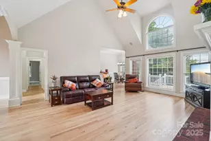 310 Sweetbriar Dr, Hendersonville, NC 28739 - Photo 7