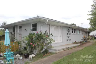 107 N Matthews St, Morganton, NC 28655 - Photo 3