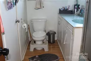 107 N Matthews St, Morganton, NC 28655 - Photo 17