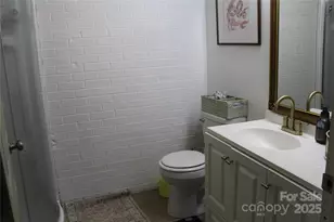 107 N Matthews St, Morganton, NC 28655 - Photo 25