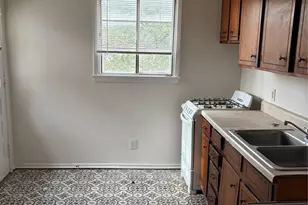 1914 Manteo Ct, Charlotte, NC 28208 - Photo 3