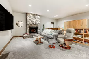 115 Mountainside Ln, Mars Hill, NC 28754 - Photo 17