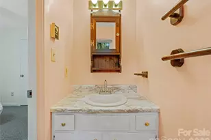 5 W Cove St, Weaverville, NC 28787 - Photo 23